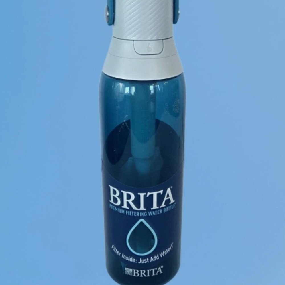 Brita Aqua Blue Filtering Bottle 26 oz